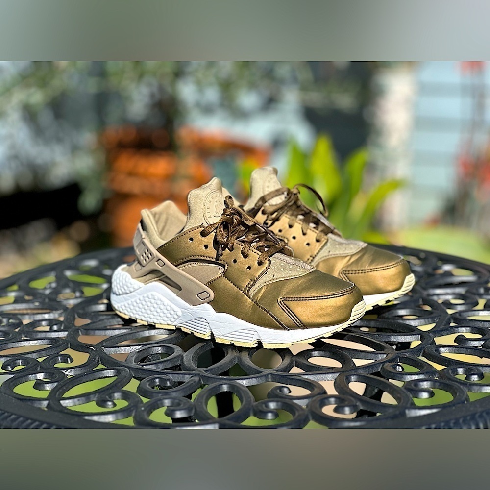 Nike โ Gold + Tan Custom Huarache